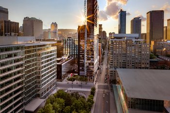 Humaniti Hotel Montreal, Autograph Collection by Marriott