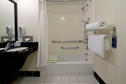  - Fairfield Inn & Suites by Marriott Turlock - CA 99, Exit 215