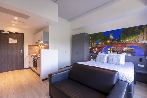 Luxury Studio With Kitchen