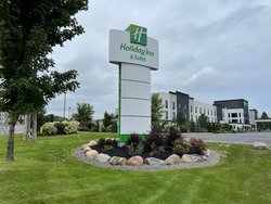  - Holiday Inn & Suites Liverpool - I-81, Exit 25