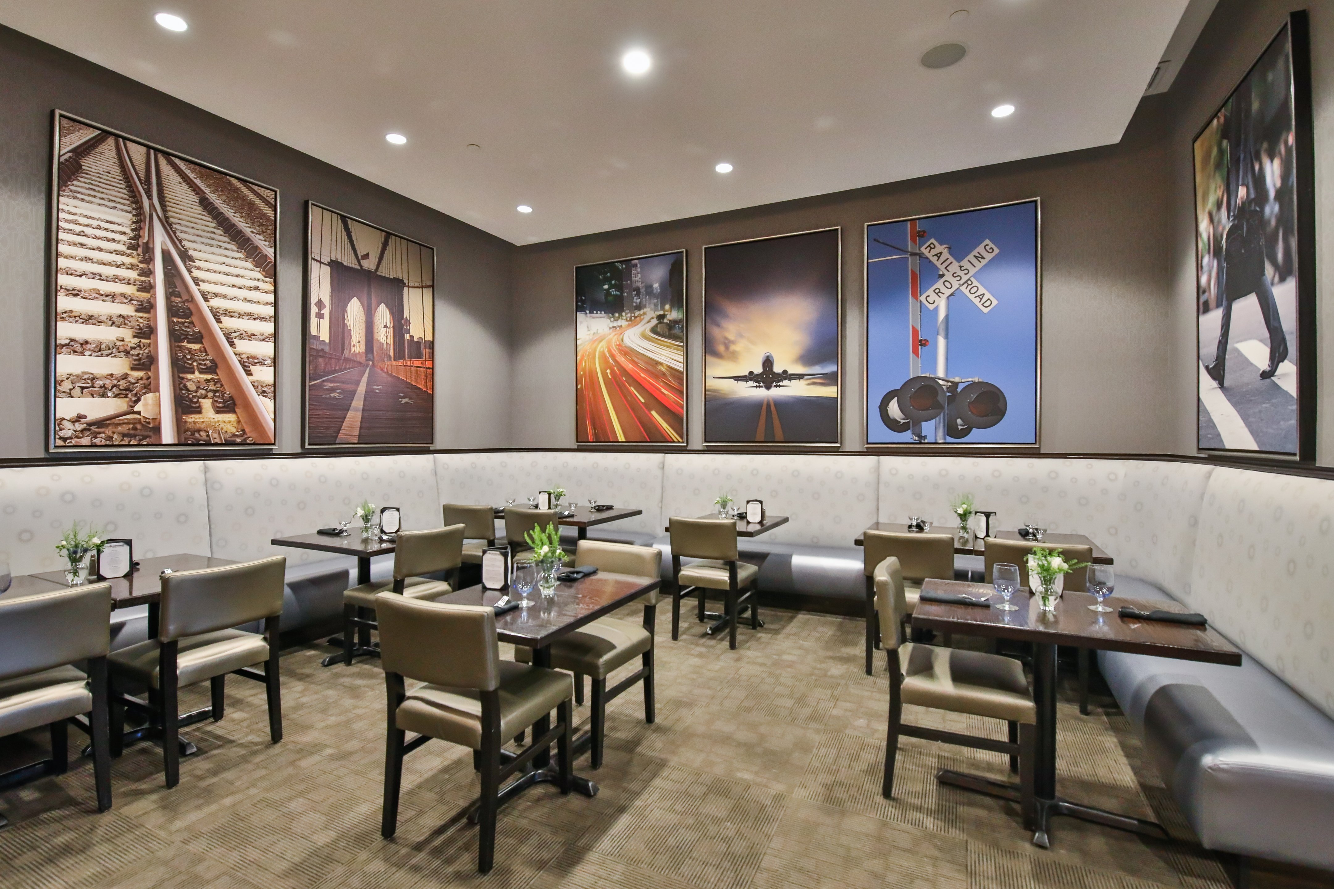 The Crossings Restaurant provides delectable meal options.