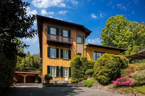 Villa Garrovo Front View