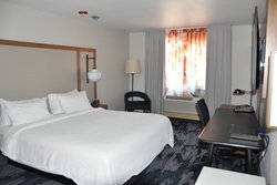  - Fairfield Inn & Suites by Marriott Ukiah - US 101, Exit 548