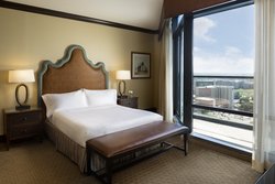  - Omni Hotel Austin - I-35, Exit 234B