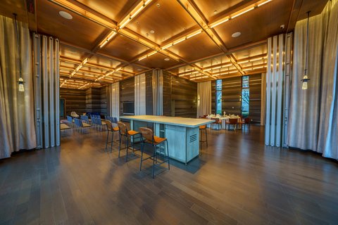 HOTEL INDIGO GARDEN EXPO - Photo 23