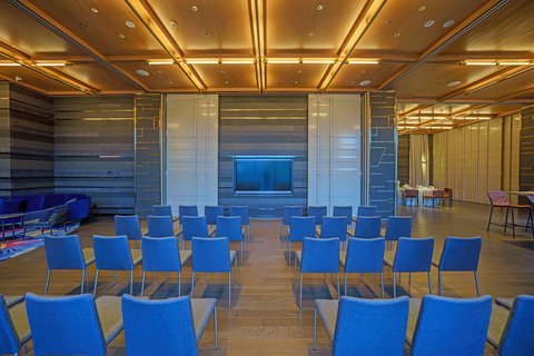 HOTEL INDIGO GARDEN EXPO - Photo 16