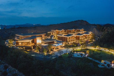 HOTEL INDIGO GARDEN EXPO - Photo 21