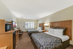  - Anaheim Desert Inn & Suites - I-5, Exit 110