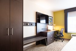  - Holiday Inn Express & Suites Evanston - I-80, Exit 3