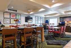  - Holiday Inn Express & Suites Evanston - I-80, Exit 3