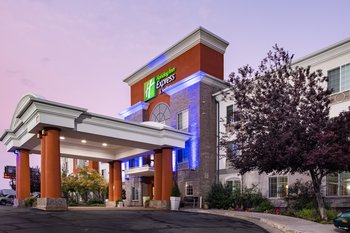 Holiday Inn Express & Suites Evanston