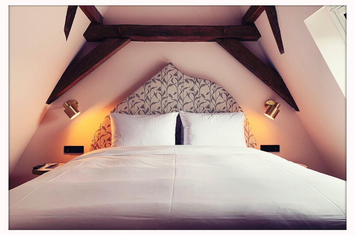 WEESHUIS GOUDA-guestroom-Suite.jpg