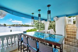  - Pillars at New River Sound Hotel Fort Lauderdale