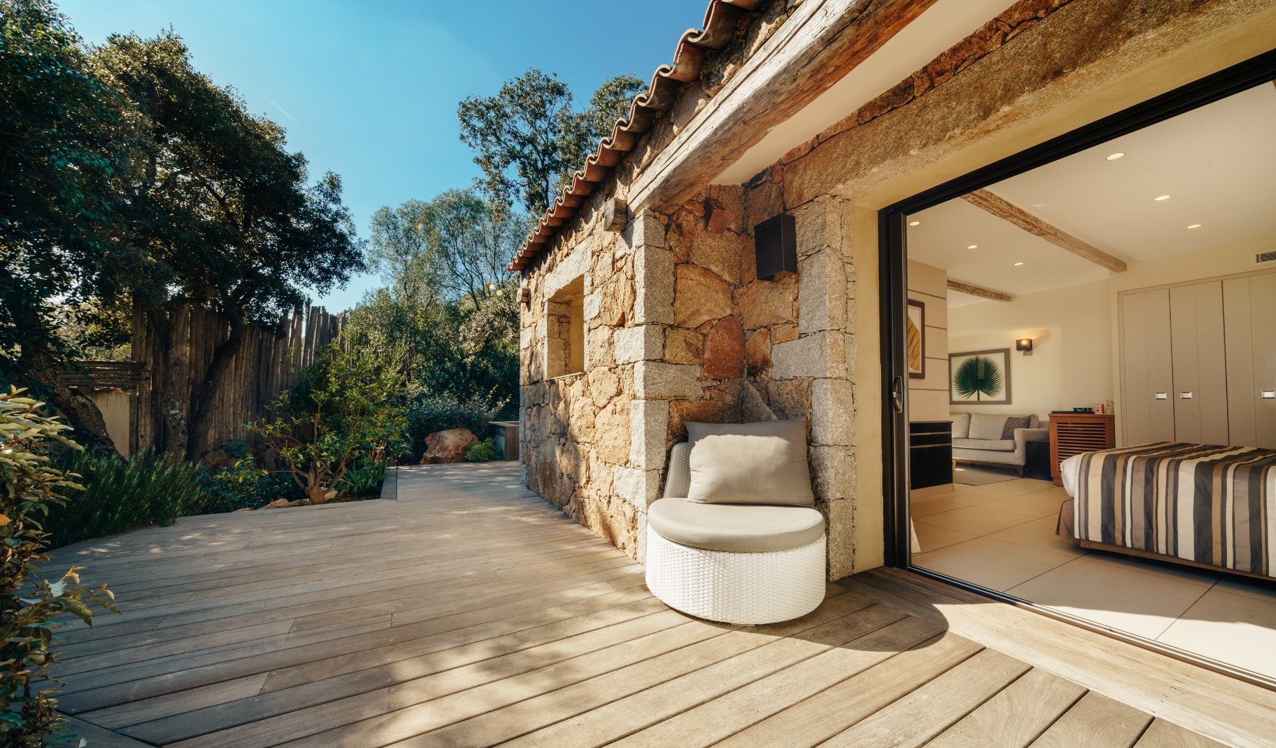 Les Bergeries de Palombaggia-guestroom-Sea View Junior Suite.jpg