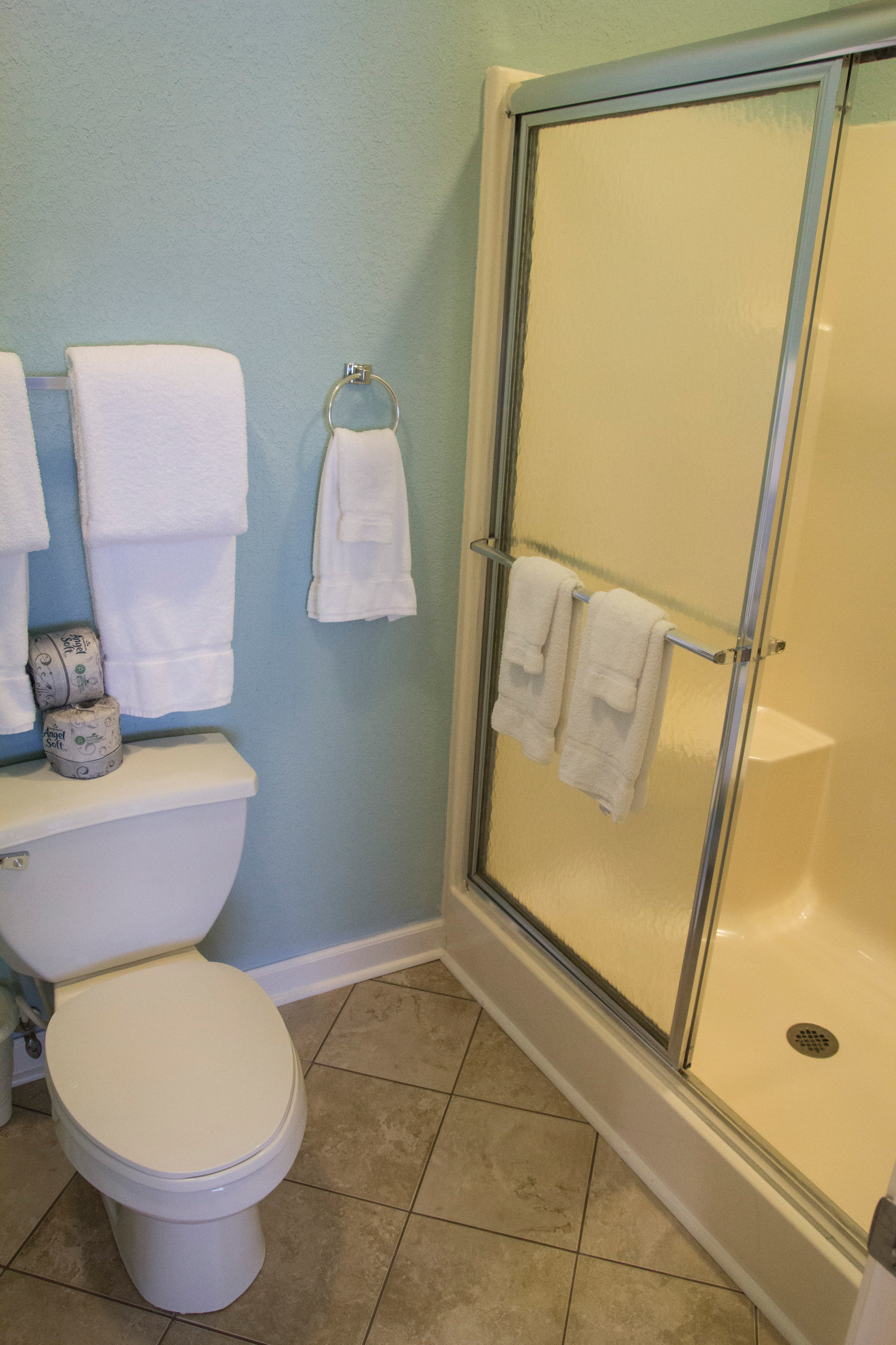 CLUB WYNDHAM PLANTATION RESORT-guestroom-Bath - Grand Palms.jpg