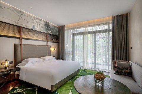 HOTEL INDIGO GARDEN EXPO - Photo 15