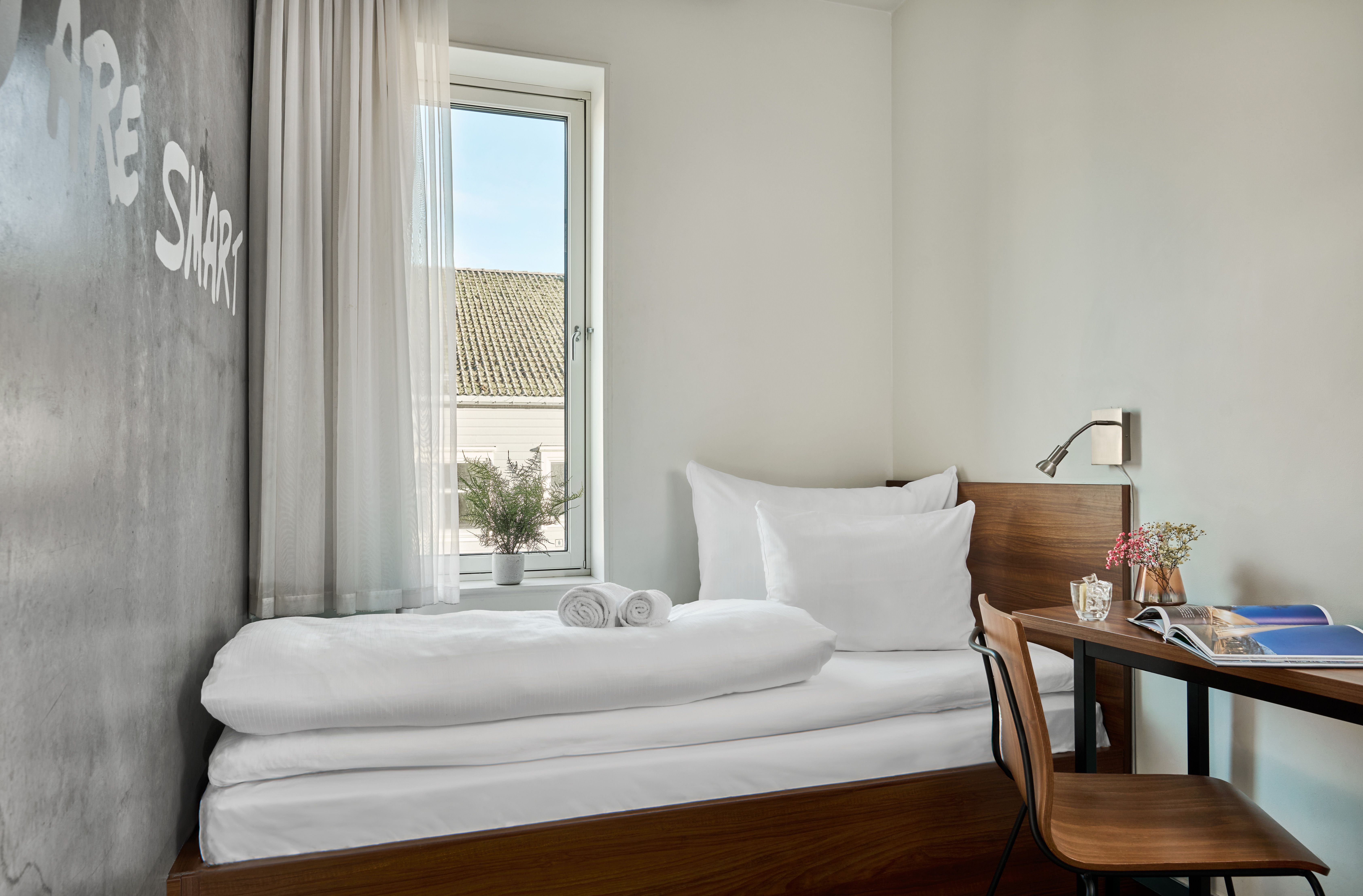 SMARTHOTEL TROMSO-guestroom-Single room.jpg
