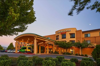 Courtyard by Marriott-Medford Airport