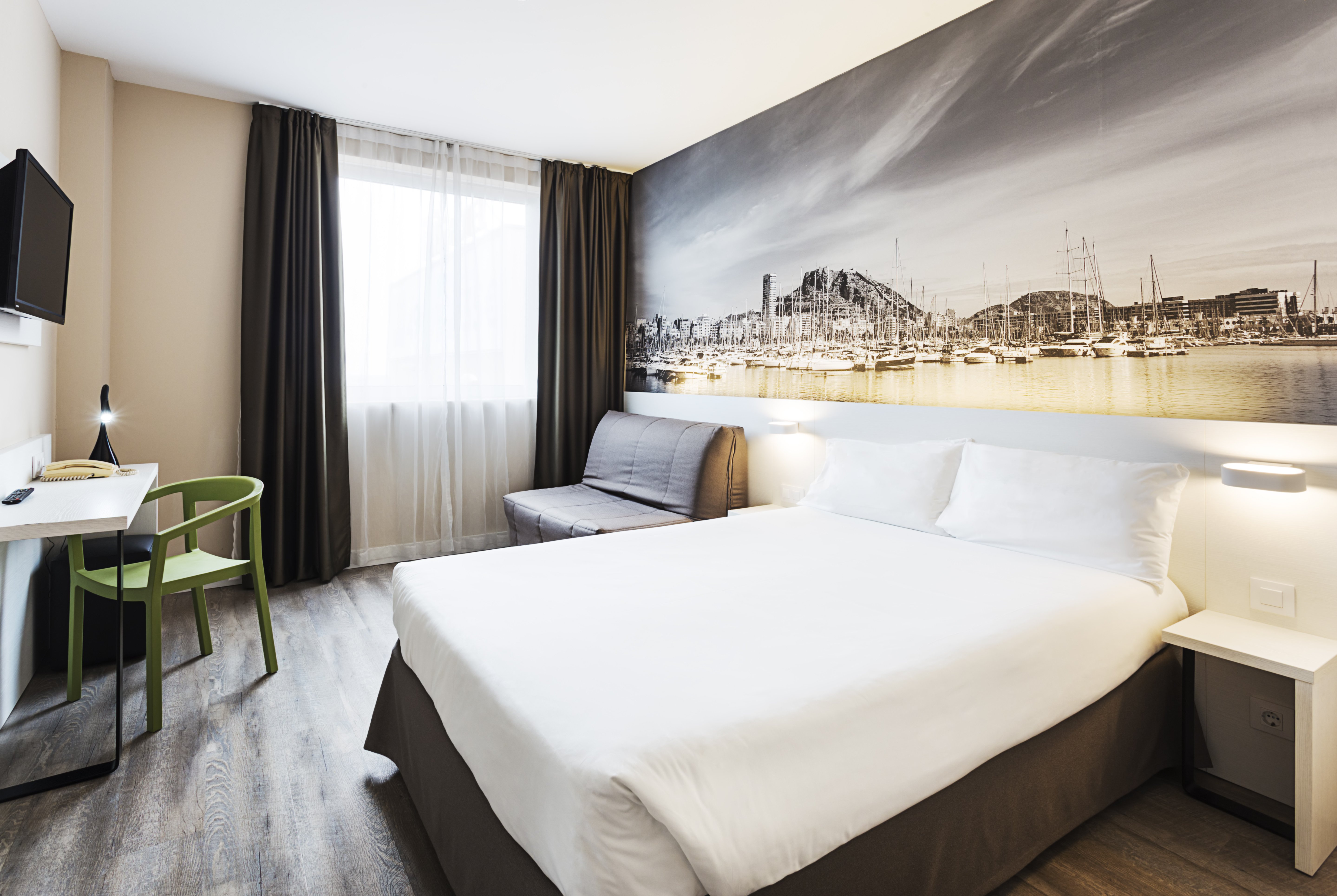 B&B HOTEL ALICANTE-guestroom-Double Room.jpg