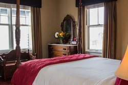  - Almondy Inn Newport