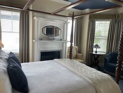  - Almondy Inn Newport