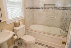  - Almondy Inn Newport