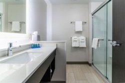  - Holiday Inn Express Campus Area Flint - I-475, Exit 8A