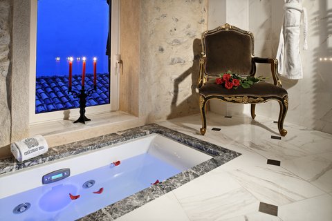 CHATEAU EZA - Photo 35
