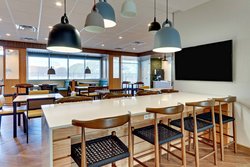  - Fairfield Inn & Suites by Marriott Airport Northwest Dallas - I-35, Exit 436A