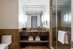  - Sutton Place Hotel Downtown Toronto