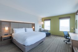  - Holiday Inn Express & Suites Vista Downtown Columbia