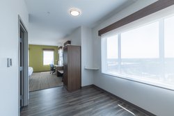  - Holiday Inn Express & Suites Vista Downtown Columbia