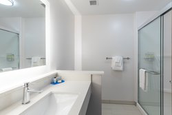  - Holiday Inn Express & Suites Vista Downtown Columbia