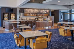  - Courtyard by Marriott Hotel Highland Park