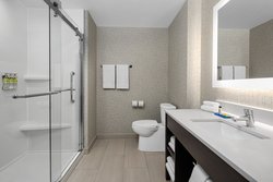  - Holiday Inn Express & Suites Woodside