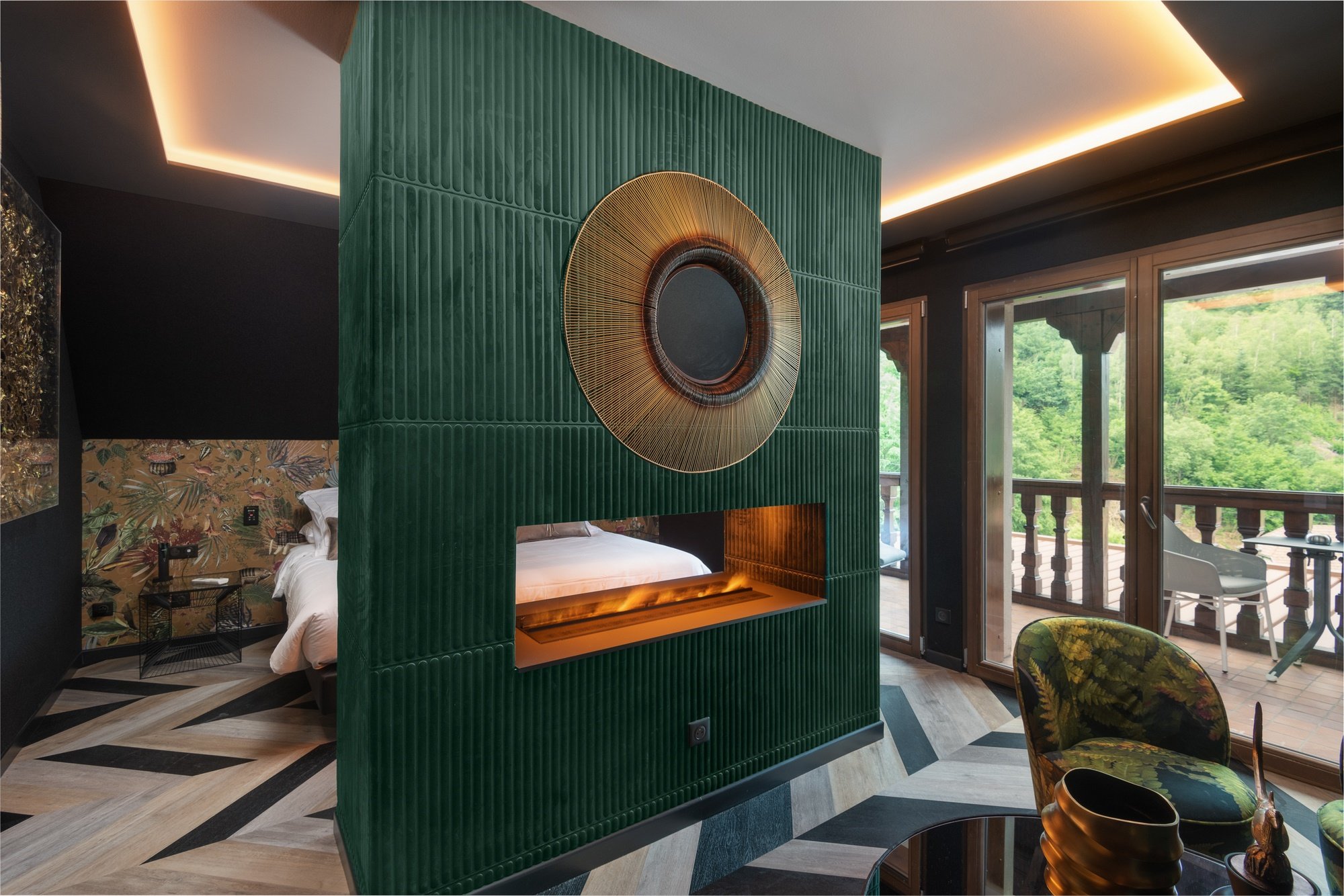 Hostellerie La Cheneaudiere and Spa-guestroom-Suite Mireille CHENEAUDIERE Thomas Devard.jpg