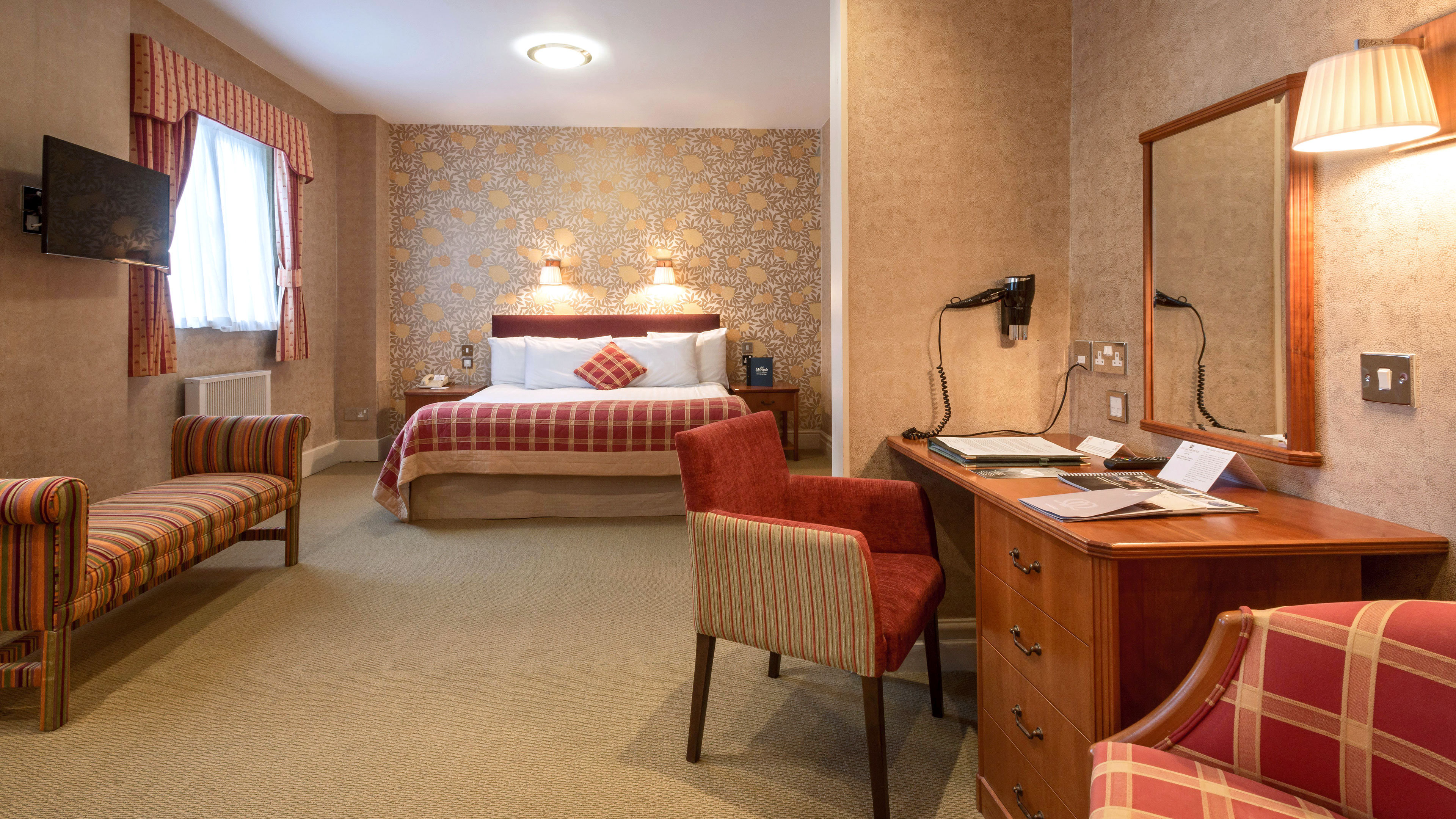 CBH Metropole Hotel and Spa-guestroom-Superior Room.jpg