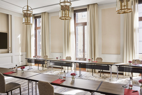 FOUR SEASONS HOTEL MADRID CALLE DE SEVILLA - Photo 32