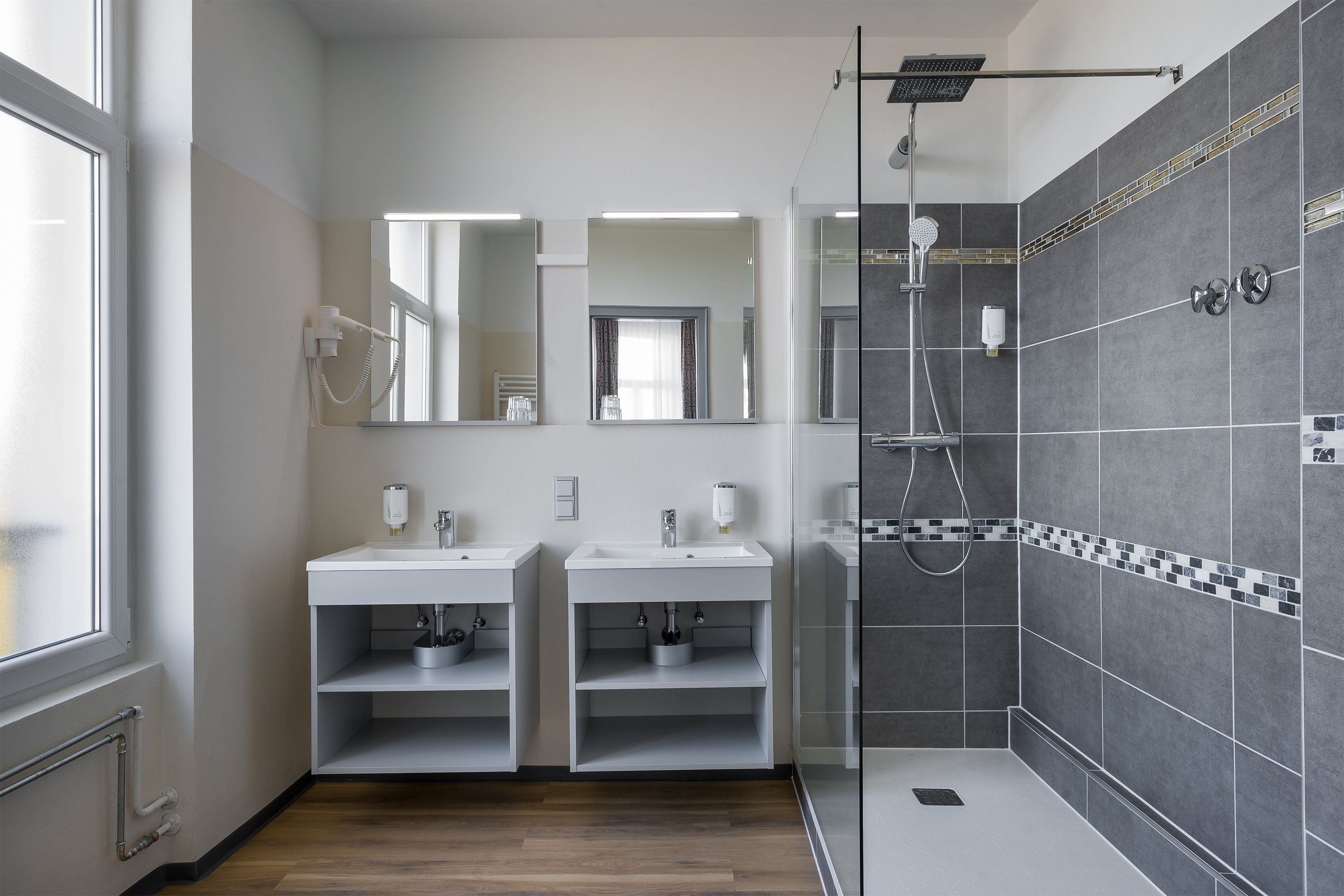 RUF PFORZHEIM-guestroom-Bathroom - Hotel Ruf Pforzheim.jpg