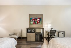  - Red Roof Plus+ Inn & Suites Bessemer - I-20 & I-59, Exit 108