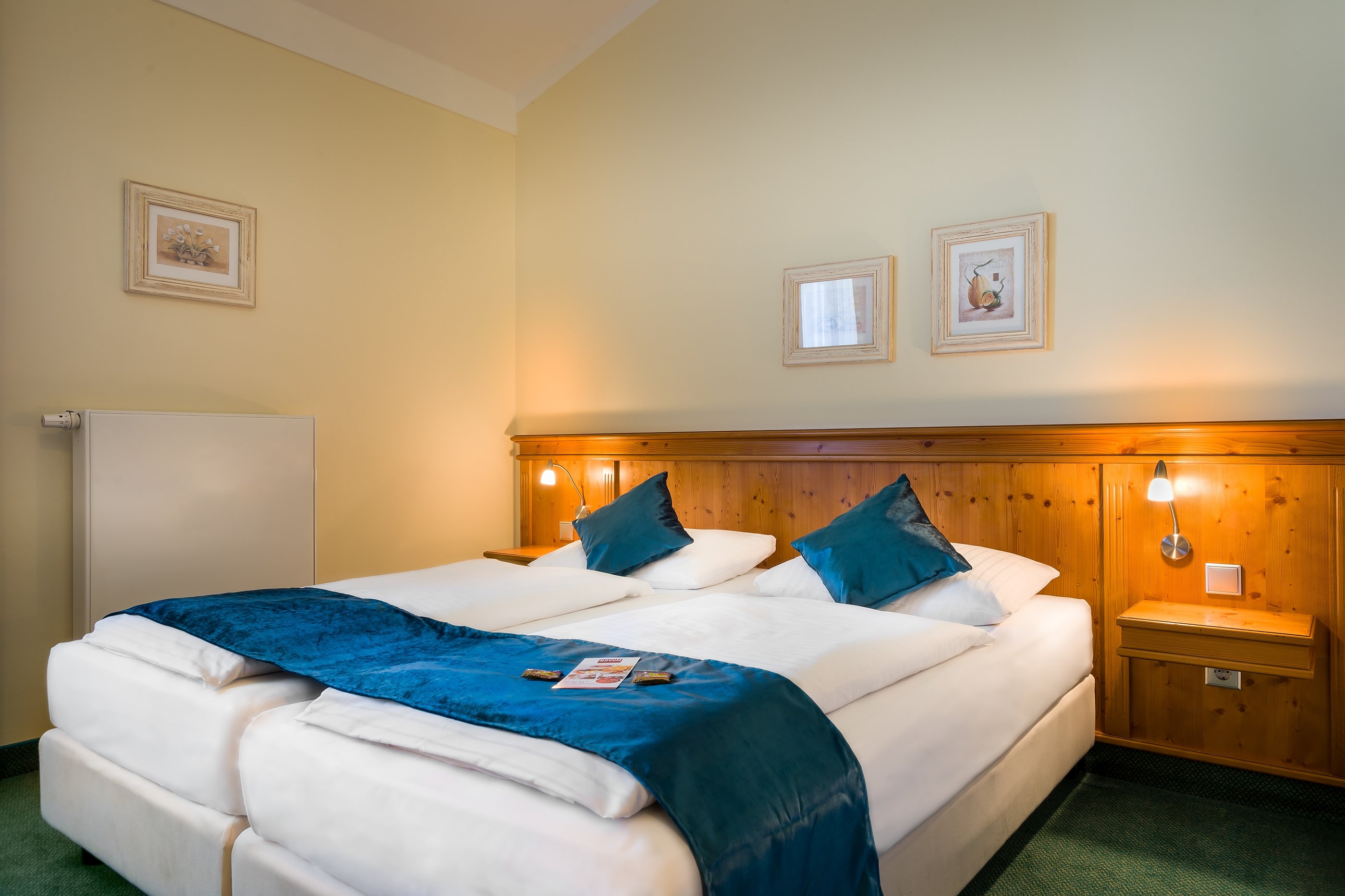 GARNER HOTEL MESSE BY IHG-guestroom-Standard twin room - Hotel Seidlhof Munich.jpg