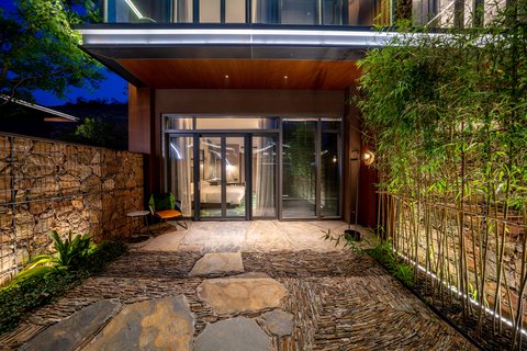 HOTEL INDIGO GARDEN EXPO - Photo 47