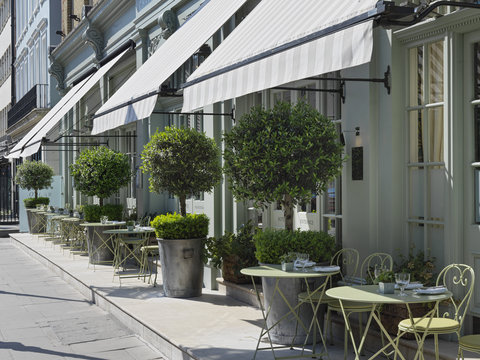 Osccar Outdoor Dining