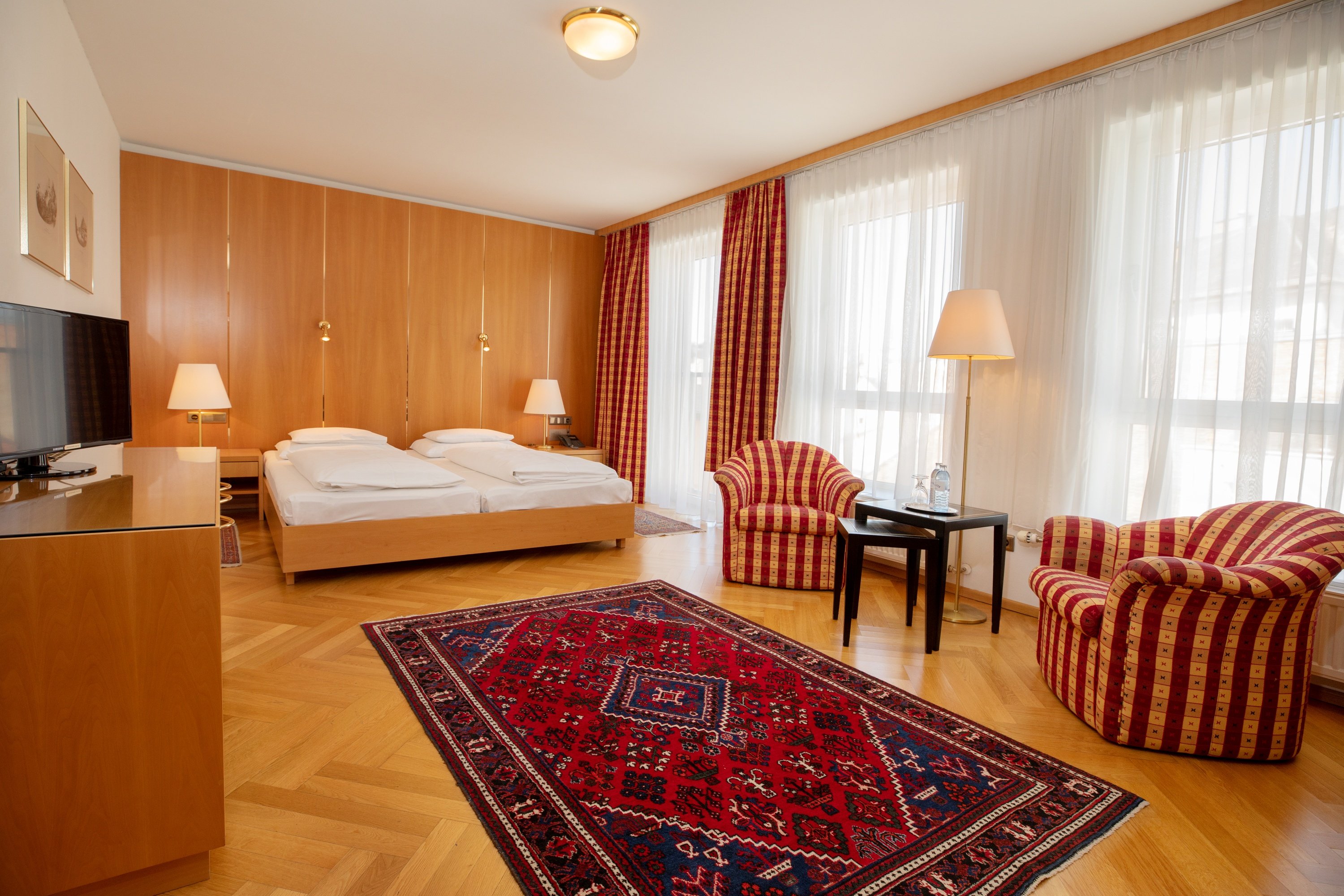 Gollner Hotel-guestroom-Business Double.jpg