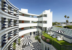  - Carlyle Inn Los Angeles