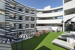  - Carlyle Inn Los Angeles