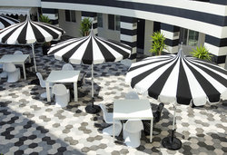  - Carlyle Inn Los Angeles