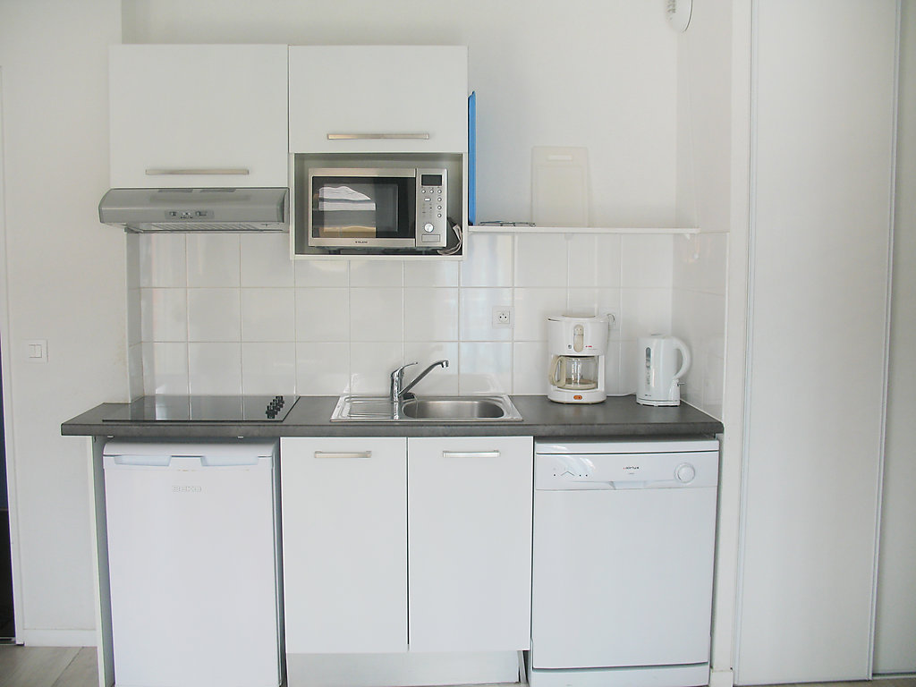 ADONIS GRANDCAMP-guestroom-C24827 Guest Room.jpg