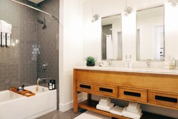  - Colton House Hotel Austin