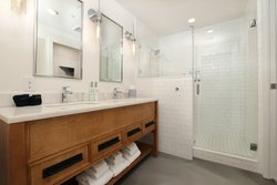  - Colton House Hotel Austin